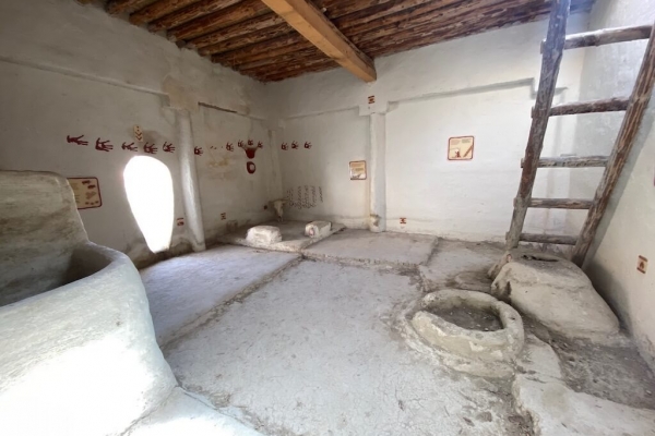 Restoration of a typical interior at Çatalhöyük