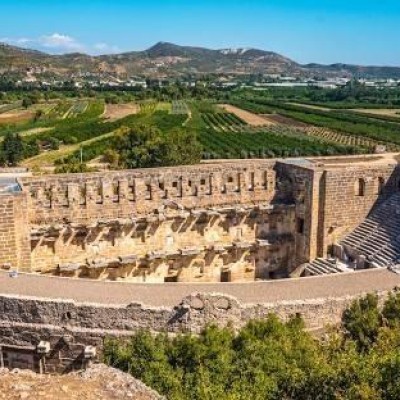 "Aspendos: Herencia del Mundo Antiguo y una Atractiva Destinación Turística Moderna"