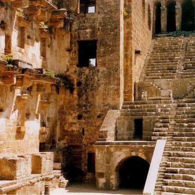 "Aspendos: Antik Dünyanın Mirası ve Modern Turizmin Cazibe Merkezi"