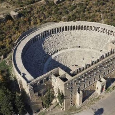 "Aspendos: Herencia del Mundo Antiguo y una Atractiva Destinación Turística Moderna"